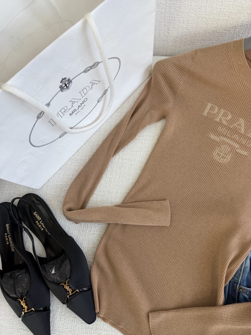 Pra*a sweaters